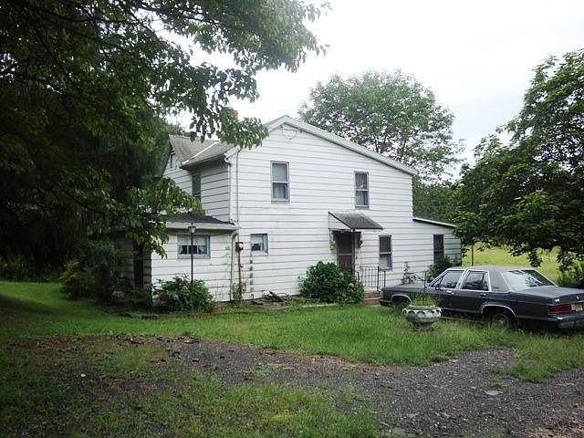 2nd image of 65 Fresh Ponds Rd