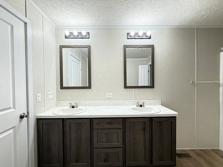 29800 Guilford Cir #253 — Photo 25