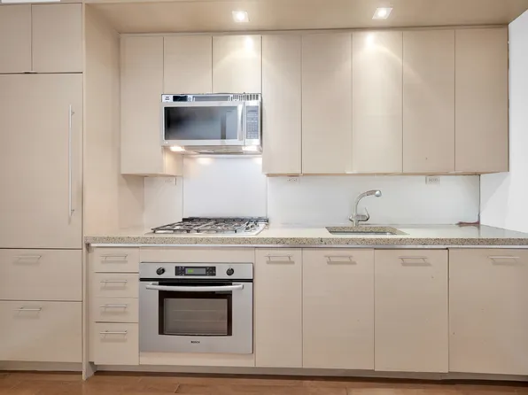 1600 Broadway image 3 of 9