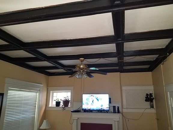 Living room historical tray ceiling