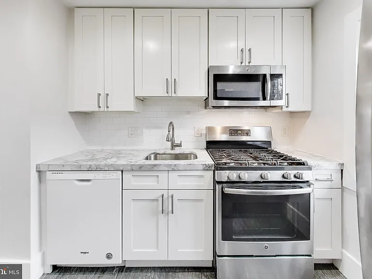 5031 H St SE #4 — Photo 7