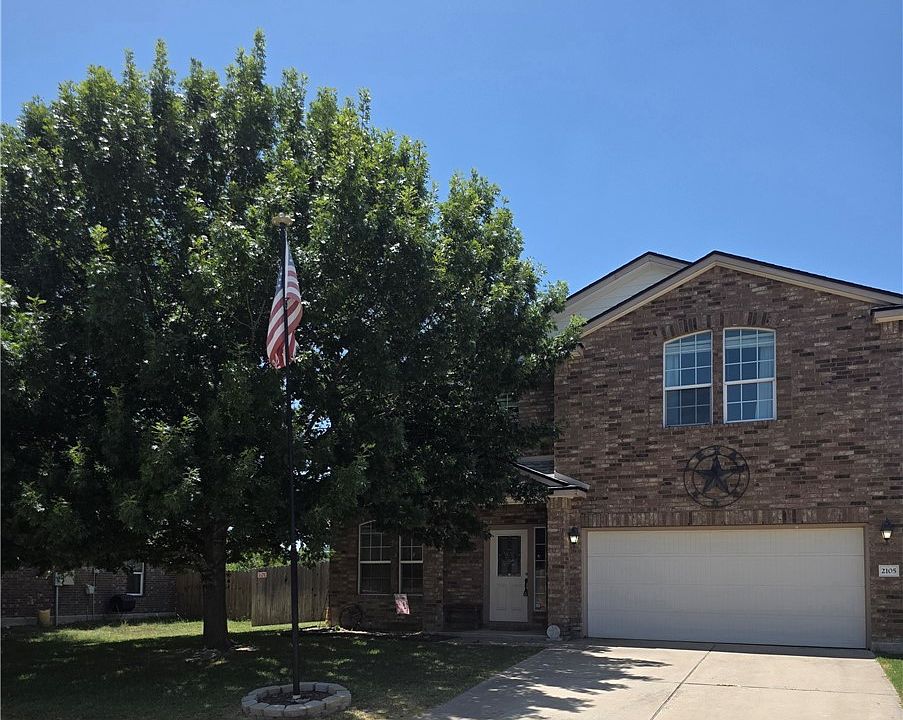 1st image of 2105 Lindsey Dr