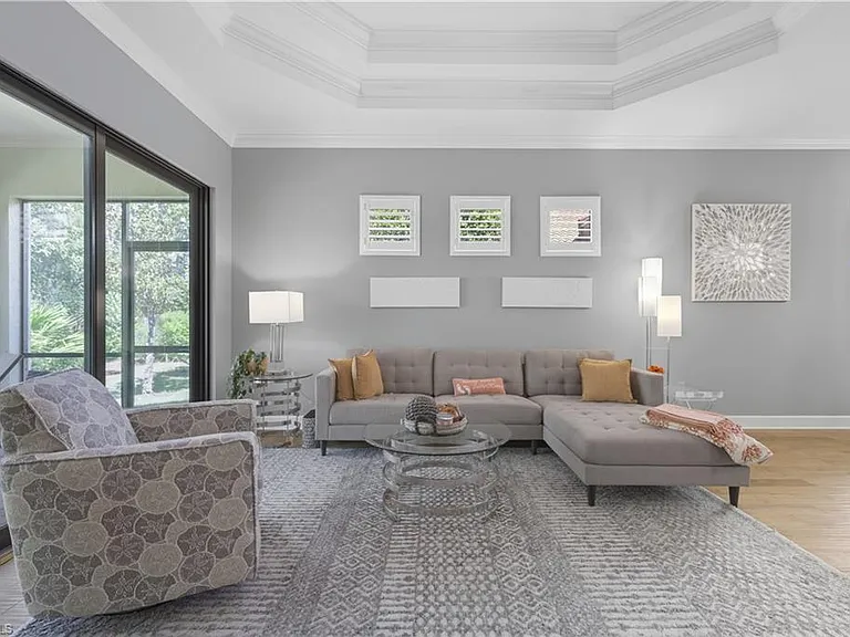 9475 Isla Bella Cir — Photo 12
