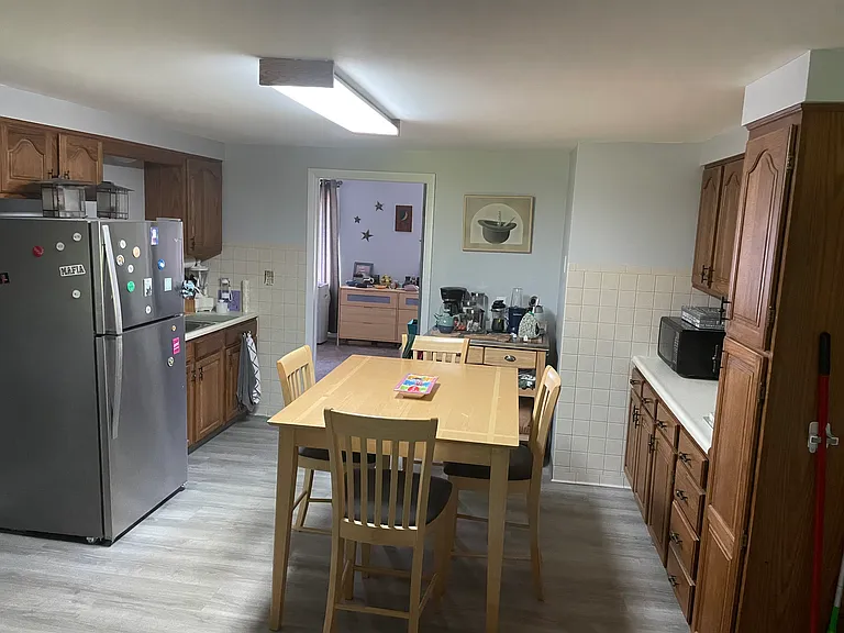 46 N Park St #A — Photo 8