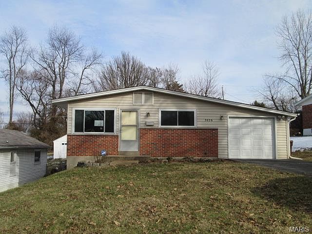1st image of 3036 Airway Ave