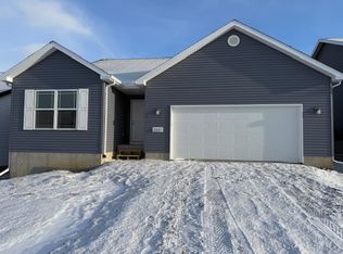 3335 Lincolnshire Rd, Waterloo, IA 50701