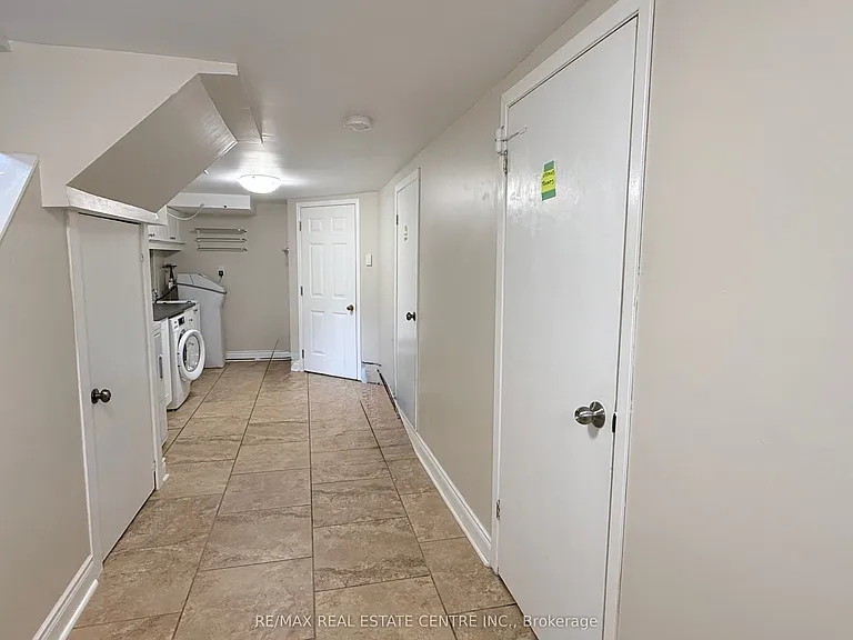 18 Mackenzie Dr #BASEMENT — Photo 15