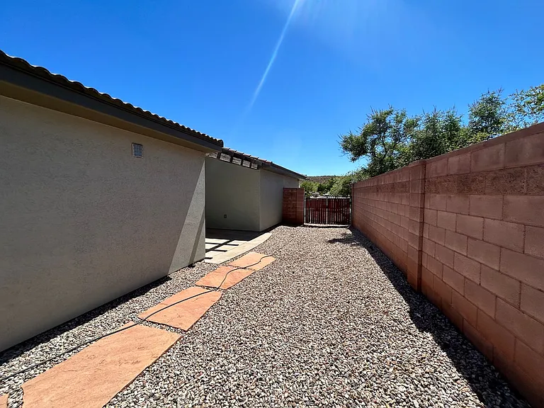 2094 N Red Mountain Rd — Photo 28