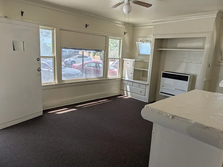 260 Orange Ave — Photo 3