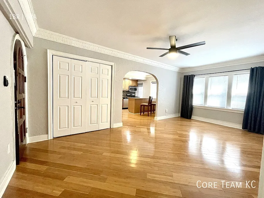 Updated 1 Bedroom at Robert Louis Stevenson — Photo 4