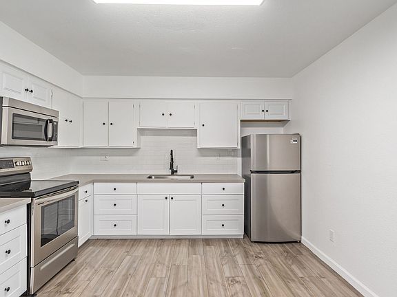 2nd image of 1725 E Cambridge Ave #106