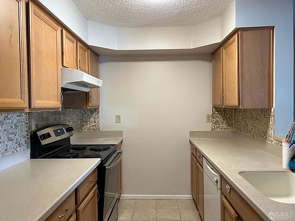 5th image of 614 Aspen Dr #614