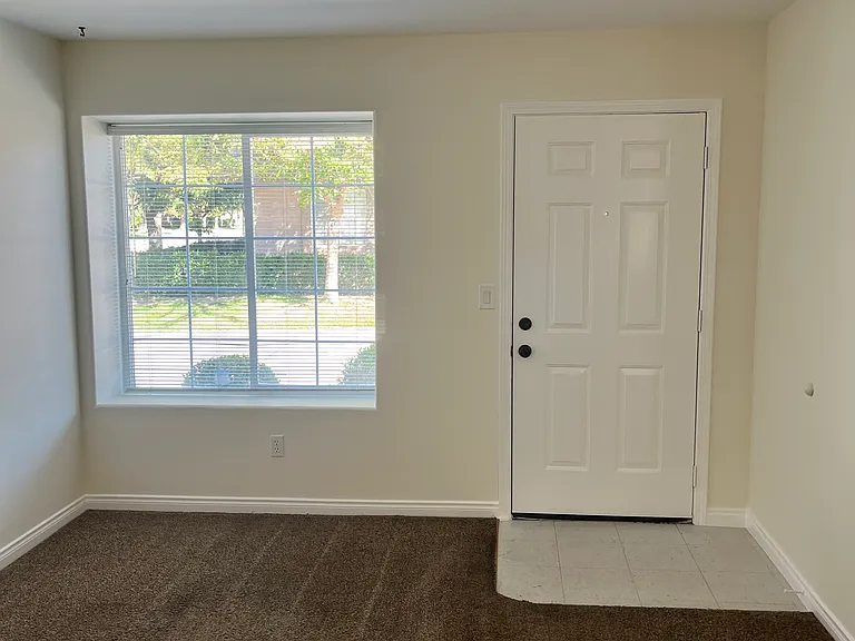 713 Greenwood Meadow Ln #1 — Photo 4