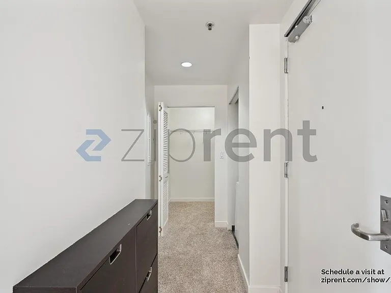 250 King St #754 — Photo 16