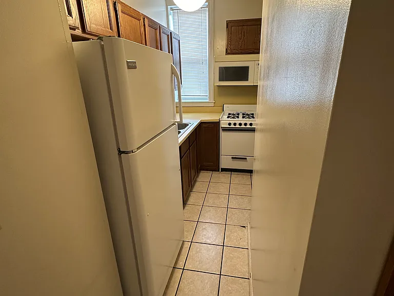 8 W Hollister St #2 — Photo 2