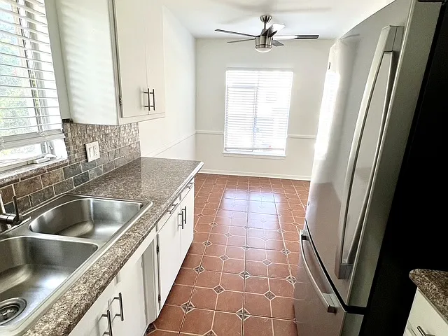 8253 Norton Ave #20 — Photo 8