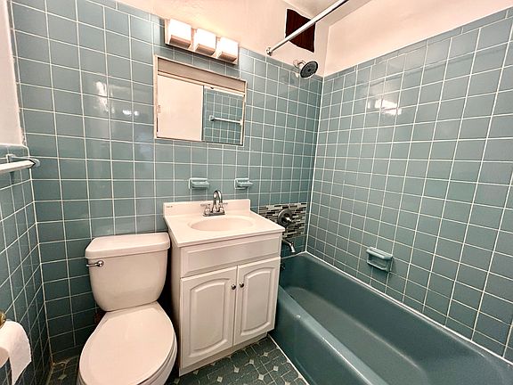 5th image of 335 W 29th St #1L