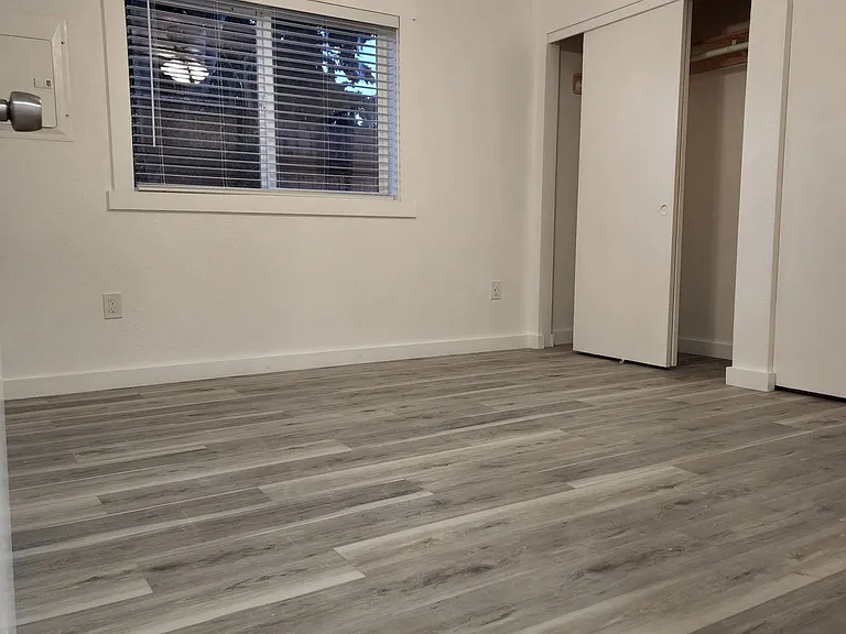 979 Plymouth Dr NE — Photo 24