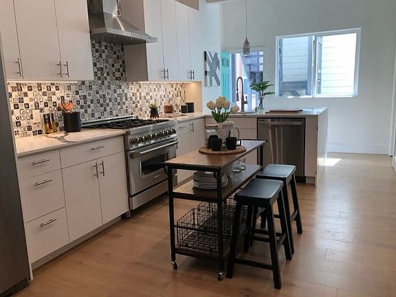 2nd image of 435 Union St