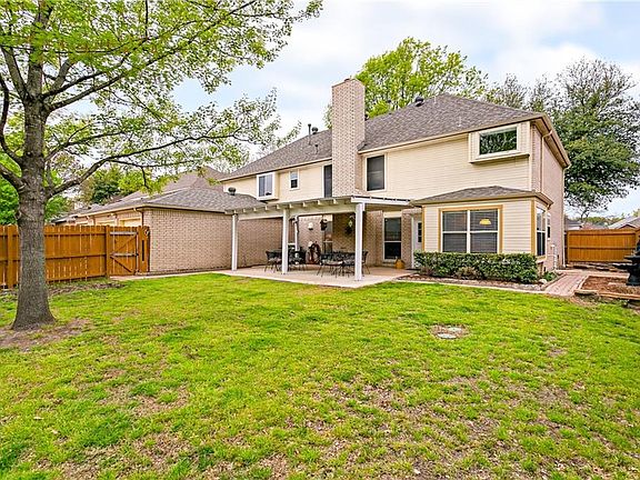 2nd image of 824 Clearlake Dr