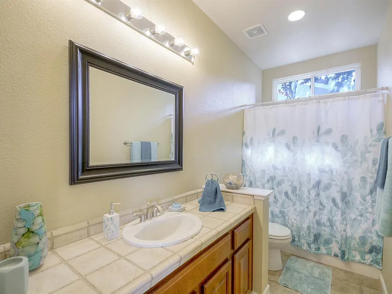 9509 Grasmeer Way — Photo 17