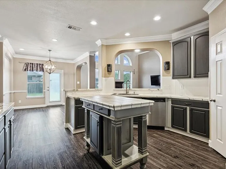 708 San Antonio Trl — Photo 14