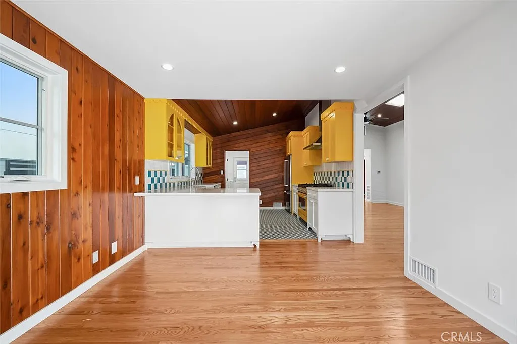 4 bed, 1796 sqft, $7,295 — Photo 3