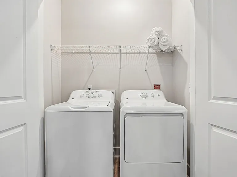 4000 Margaret — Photo 12