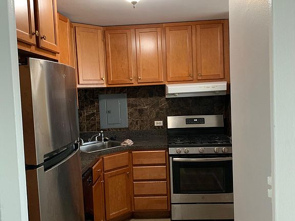5th image of 1451 E 55th St APT 517N