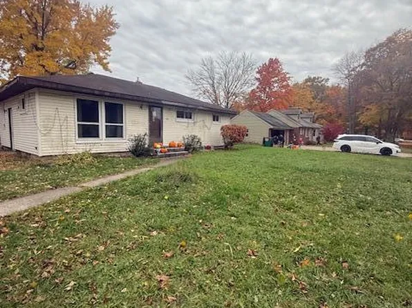 1456 Woodland St, Jenison, MI 49428