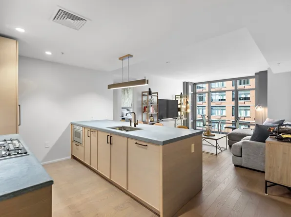 1425 Hudson Street image 10 of 23