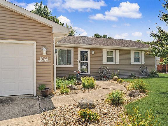 4th image of 1044 Pinecrest Dr