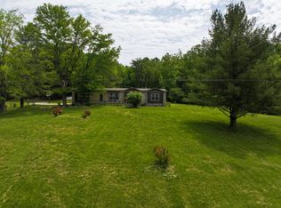 3060 White Oak Rd, Irvine, KY 40336