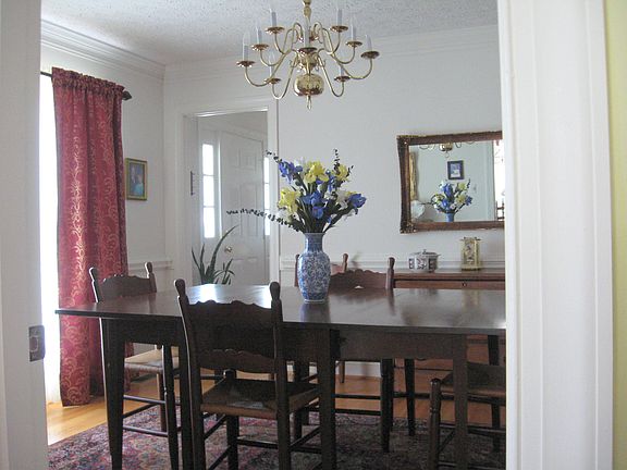 Formal dining room