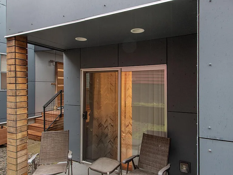 562B Galer St #B — Photo 6