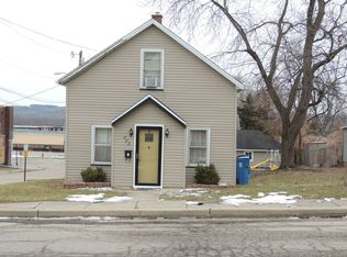 502 6th St, Peru, IL 61354