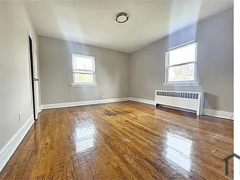 Winston Court Apartments — Photo 5