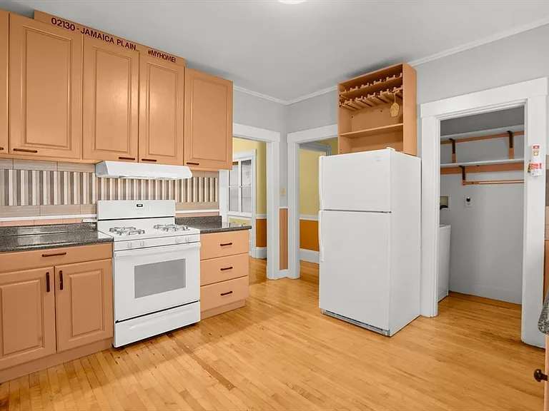 25 Tower St #1 — Photo 15