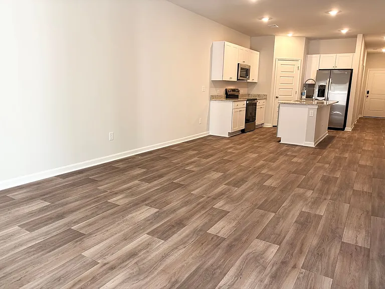 1033 Arborwood Dr SW — Photo 4