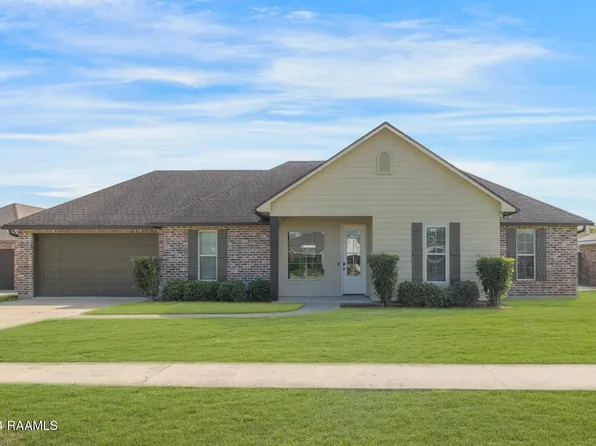 104 Caneview Dr, Broussard, LA 70518