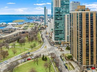 929 N Astor St UNIT 404, Milwaukee, WI