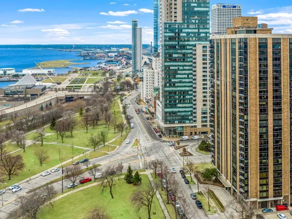 929 North Astor STREET #404, Milwaukee, WI 53202