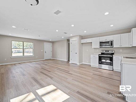 2nd image of 1213 W 7th St
