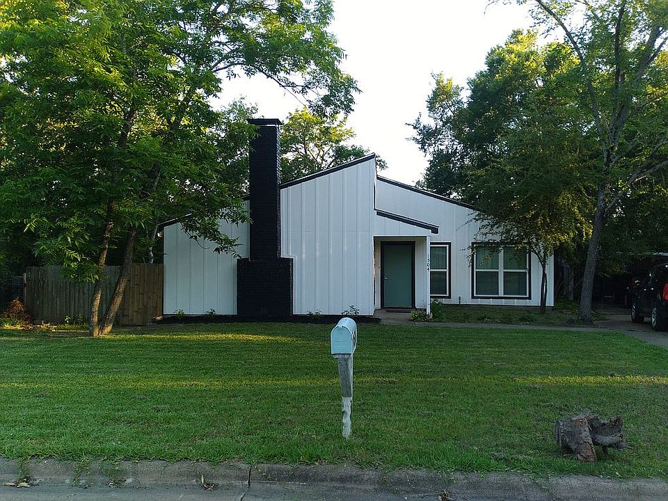 2nd image of 1504 Gunsmith St