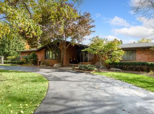 865 S Pemberton Rd, Bloomfield Hills, MI 48302