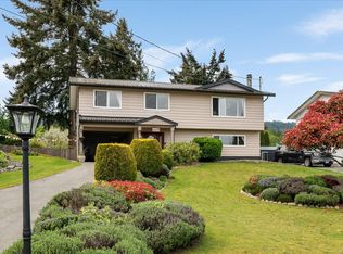 6891 Harwood Dr, Lantzville, BC V0R2H0