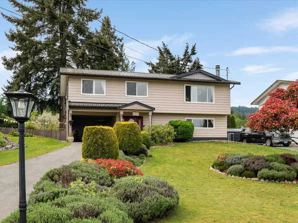 6891 Harwood Dr, Lantzville, BC V0R 2H0