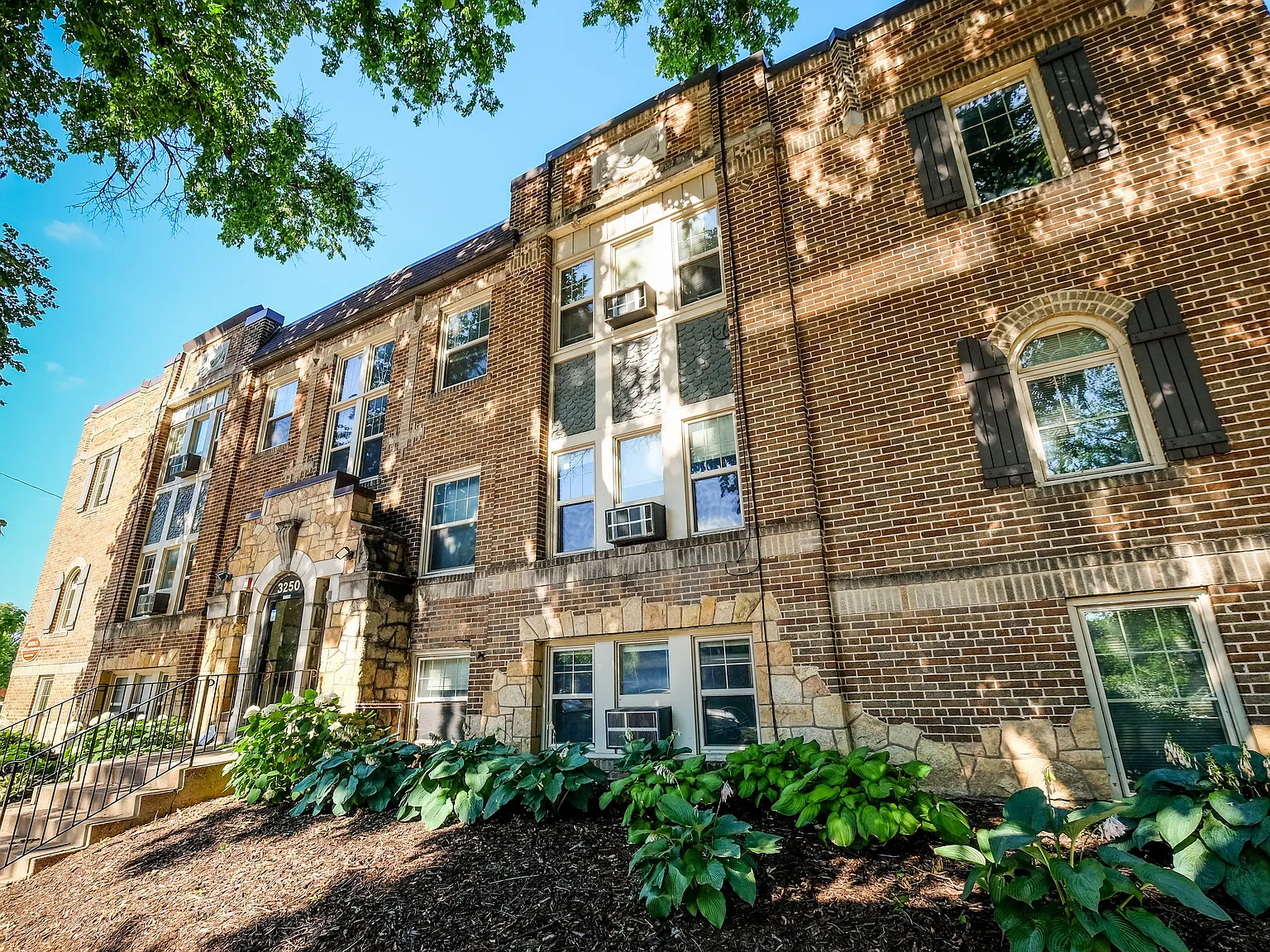 Garfield Apartments — Photo 1
