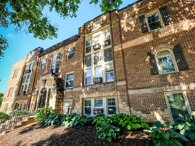 Welcome to Central Lakes of Uptown, where historic charm meets modern living. Enjoy beautifully maintained grounds and spacious apartments just steps from vibrant community attractions. Schedule your tour today and see the difference!
