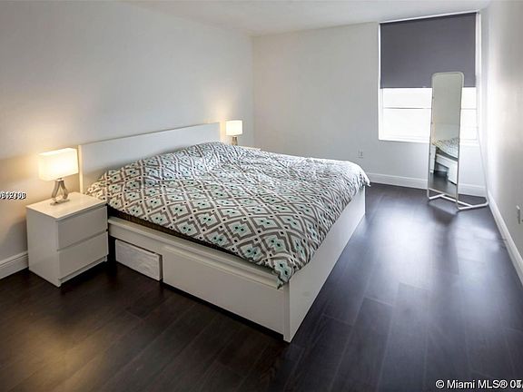 5th image of 2899 Collins Ave APT 524